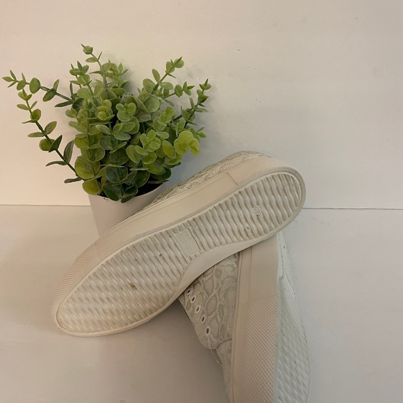 Very Volatile Los Angeles Silver Snake Skin Sneakers Size 8.5 - Picture 6 of 6